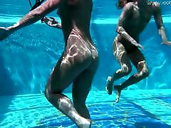Jessica and annie hawkins turner porno 1 swim naked in the pool