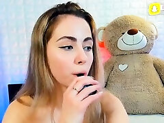 Annalisa is an amateur teen babe fucking the toy