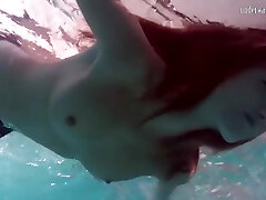 Nikita sevgilimle ilk kamera deneyimimiz - Sexy Underwater Redhead Vodorezova