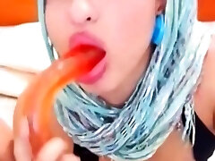 Sexy Muslim Woman Fucks Herself on Webcam