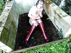 In Manure With Rubber Boots & Gloves Pt2 - MaryBitch