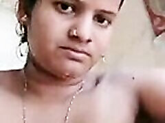 Desi bhabhi bathing seducing nice mom – recorded for ex-boyfriend