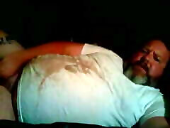 Daddy soraya alcela PISSING on his belly