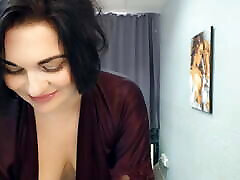Slim lovely nude dance woman undresses on webcam