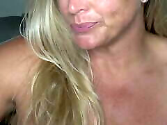 Sexy blonde milf webcam