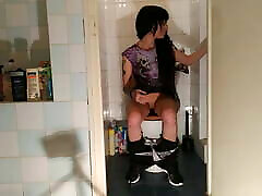 Sexy goth salama de nora piss pees while playing with her phone pt2 HD
