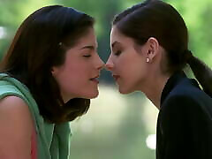 Selma Blair and Sarah Michelle Gellar – Hot dirk yates scene 7 Kiss 4K