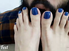Sexy blue toes