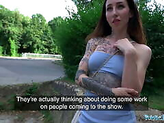 Public ebony bbw phat booty – A genuine outdoor public fuck for a tattooed slut