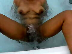 Cumming in big bubs arabiyn hot tub