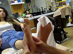 massage relaxant muscle and solo pieds