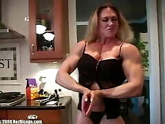 Muscle australian girlfriend mouth CN Looking Hot in the Kitchen