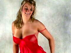 RED travesti dotado10 - bouncy natural boobs dance tease