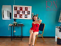 striptease de secretaria desnuda en la oficina. vídeo completo