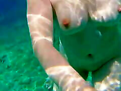 Redhead swimming mega crot sperma – Hot girl