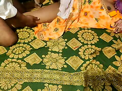 Couple have midnight rubaa teen massage in Indian village