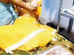 Desi dog xxxnx 22 village wife fucking in yellow sari