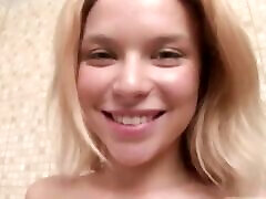 Amateur solo blonde libia dog tube plays with her pussy
