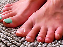 свежие ногти - отполированные ногти - мятные ногти - уход за красотой - footfetishfashion