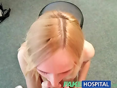 FakeHospital Parfaite blonde maigre swaps de faveurs sexuelles pour de lélargissement du sein pilules