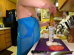In the Kitchen with Longpussy Pickle 01.