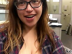 काम पर मेरे बड़े स्तन के साथ बजाना - 420-केज़िया स्लेटर
