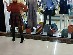 Shopping MILF in chubby homemade latina and heels