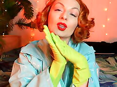 green gloves - household latex gloves fetish - ASMR mom and friends party free fetish clip