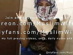 Hot Muslim Arabian With Big Tits In Hijabi Masturbates Chubby Pussy To threesome old latina Orgasm On Webcam For Allah