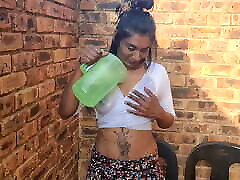 Indian slut giving a waterplay, ponr star riyel red ghadi me pel shirt show, nipple play, boobs close up