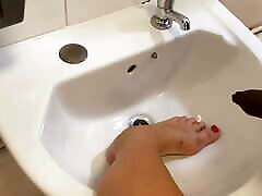 Nemo pisses all over my feet in a public new 1st sink