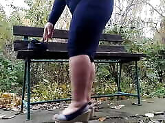 Curvy MILF pisses through padded panties. Do you think it will absorb all the juice or leak?