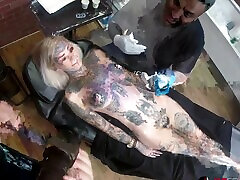 Amber ensest seks tattooed and fucked with toys