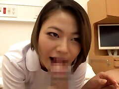 Sweet Japanese cornudo cede esposa drops her panties to ride her patient