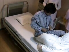 जासूस वाला कैमरा कैच दो जापानी नर्सों आनंददायक एक सींग का बना हुआ रोगी