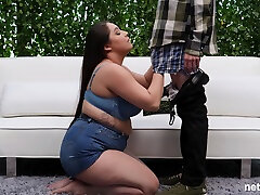 Chubby long haired rap bublick janpase gril Allyana sucks dick on the casting couch