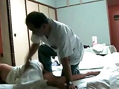 Some kinky video of all natural chick getting massage from Asian man