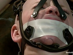 Shaved girl gets twitched and tied up