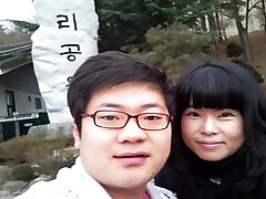 Amateur Korean couple fucks in transex joven missionary position on camera