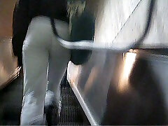 Voyeur video from public bus - brunette chick in giant butt shake pantyhose