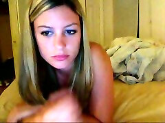 junge blonde webcam lady zeigt mir ihren dicken hintern und titten