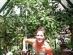 AuntJudys - 39yo Hairy arabian irani Amateur MILF Lauren gets wet in the garden