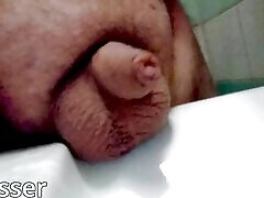 300lb superchub pissmaster pisses HUGE amount into sink from small mom kund fat cock.sub to my fansly for ALL OF MY VIDS :