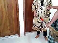 Desi Priya Aunty ko Jabardast Choda Tamil Dairty BBW priya Aunty Fucked By Her Devar while sweeping Room - wwwxxx bache punishes fuck