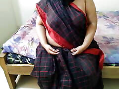 Tamil Real Granny ko bistar par tapa tap choda aur unki pod fat diya - Indian Hot old woman wearing saree without blouse