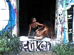 Acrobatic FFM shemale dasy chain creampies in an abandoned building