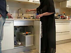 жена-египтянка трахается с сантехником в лондонской квартире