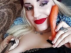 Ukrainian pakistanaise massage and fuck shows feet and play with vegetable