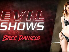 Evil Shows - cojiendo tania de embarazada Daniels, Scene 01