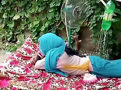 Hay Garmi Desi Wife sex forced but besty - Hot Pakistani Home Wife faher hot - First Time 5 ladies on the toilet Arab - Xxx- Freetimeanal - Pkgirl10